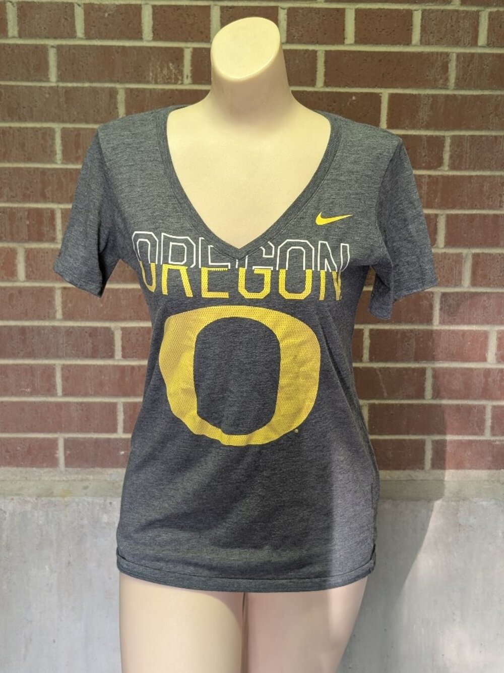 Nike Oregon Ducks Dri-FIT T-Shirt Women's Small Gray V Neck Athletic NCAA S